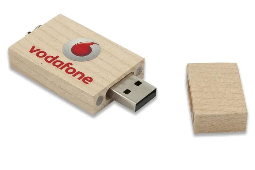 promosyon ahşap USB bellek, kırmızı yazı ve damla logosu baskılı, metal bağlantı uçlu, kapaklı