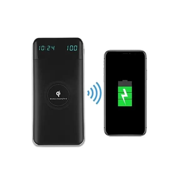 promosyon iki siyah taşınabilir şarj aleti ve telefon, ekranda 10:24 saati, kablosuz şarj simgesi