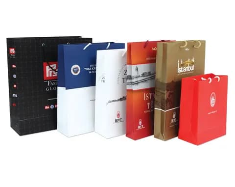 Kişiselleştirilebilir logolu karton çanta, promosyon etkinlikleri için çözüm