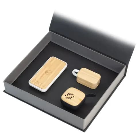 Promosyon bambu malzemeden üretilmiş kablosuz powerbank ve kutu seti