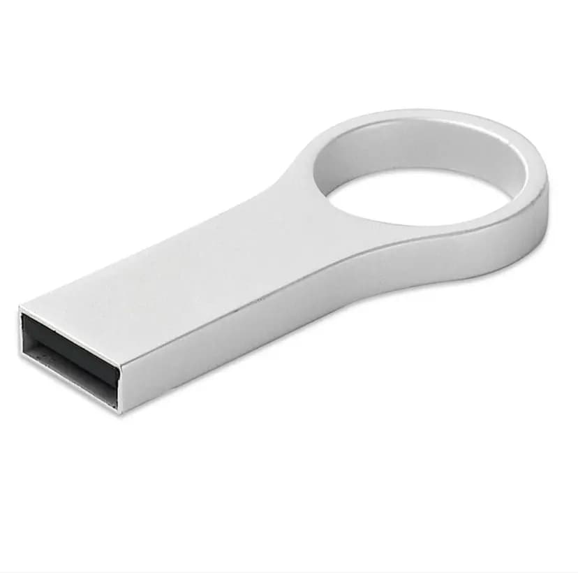 promosyon gümüş renkli metal USB bellek, yuvarlak halka uçlu, siyah bağlantı ağızlı, beyaz zemin