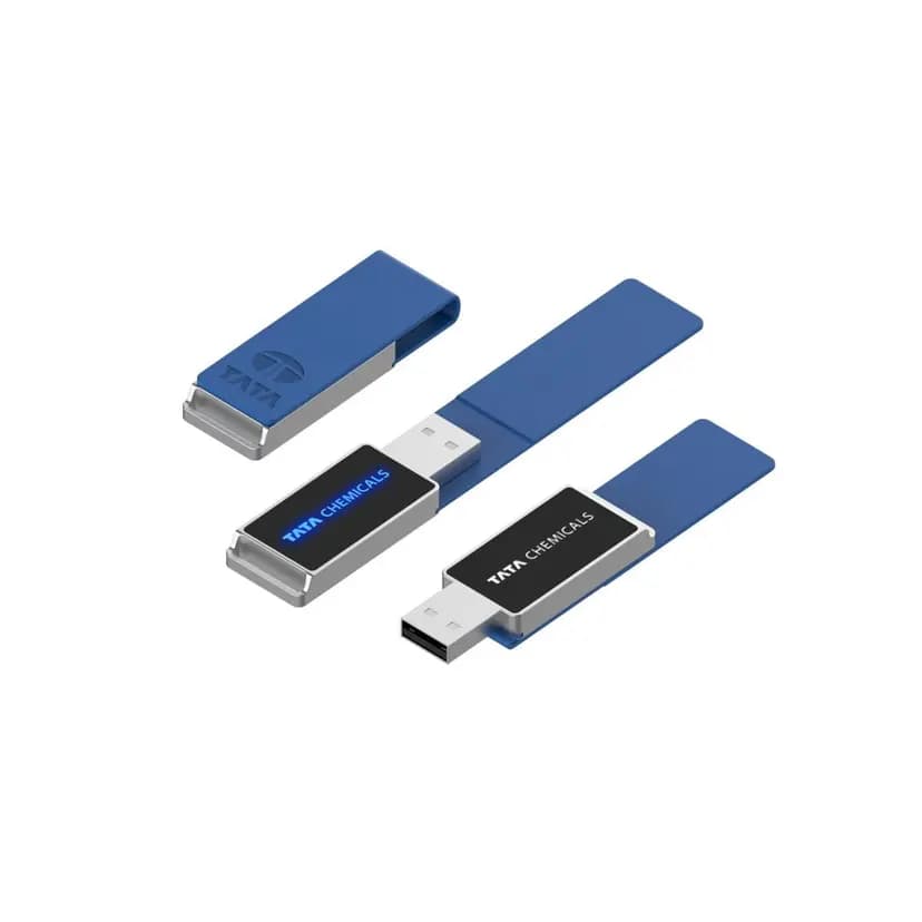 promosyon mavi deri kapaklı üç USB bellek, siyah panel üzerinde marka baskısı