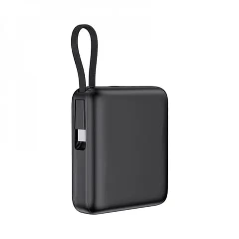 Promosyon kompakt siyah powerbank, üstteki askı halkası ve yandaki konnektörü