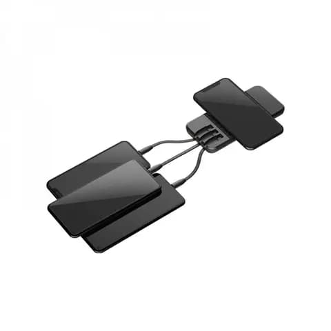 Promosyon powerbank dört USB çıkışıyla iki telefonu aynı anda şarj ederken