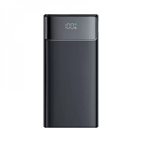 Promosyon siyah powerbank, üst köşedeki dijital yüzde göstergesi ve mat gövdesiyle