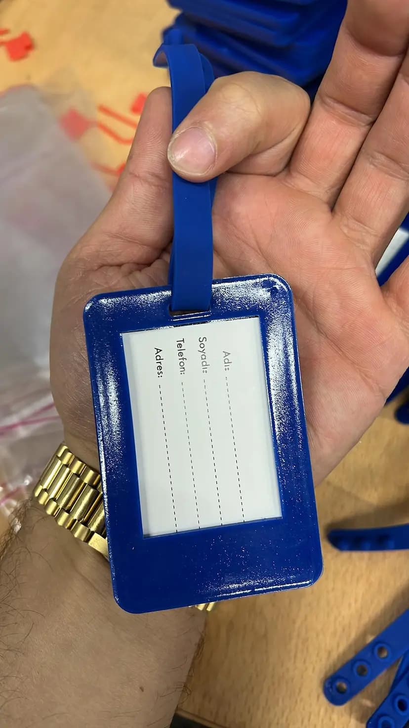 Promosyon mavi yaka kartı kılıfı, şeffaf pencerede ad soyad telefon alanlı kart ve askı