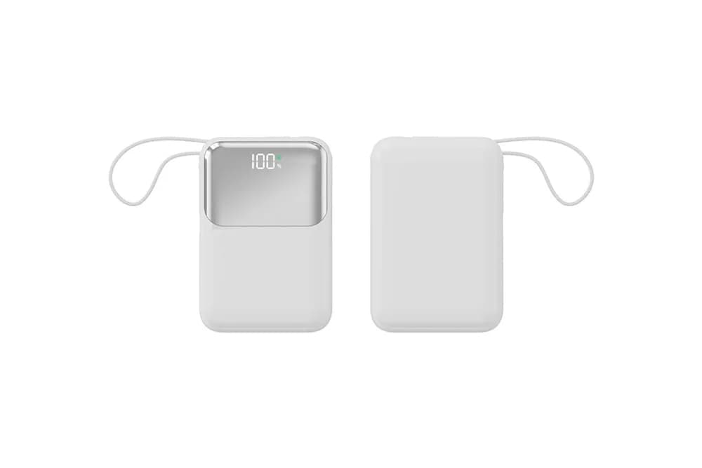 Beyaz powerbank ön ve arka yüz; logosuz, ekranlı ve kablolu.
