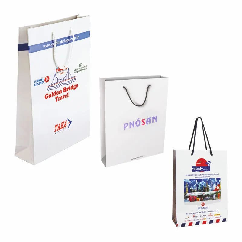 Beyaz promosyon karton çanta, düz doku, dayanıklı malzeme, şık tasarım