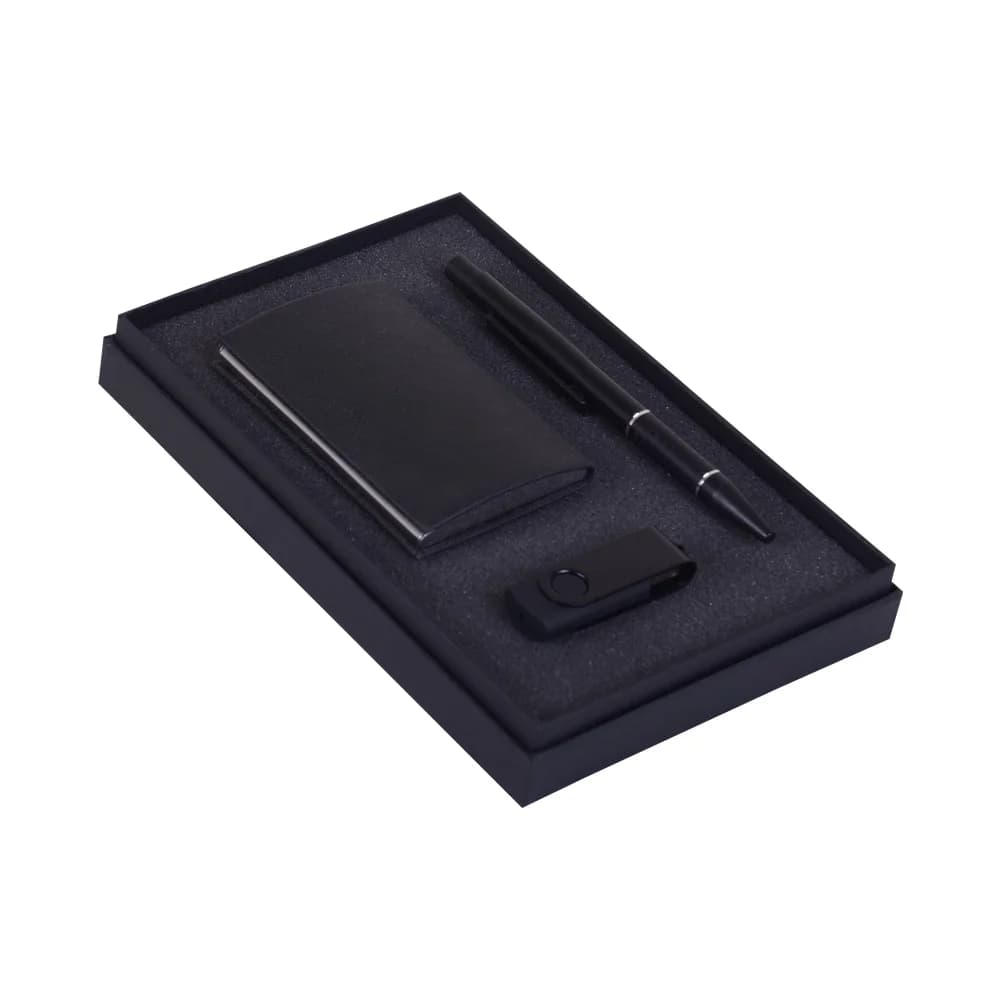 Siyah renkli, deri kaplamalı kartvizitlik, metal tükenmez kalem ve siyah USB belleğin yer aldığı promosyon hediye kutusu.