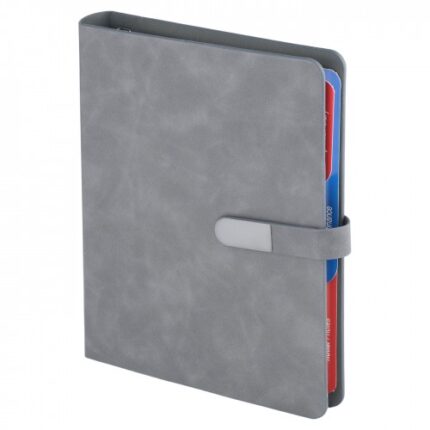 Eski faturalar ve kimlik kartları için kullanışlı gri deri kapaklı ajanda.