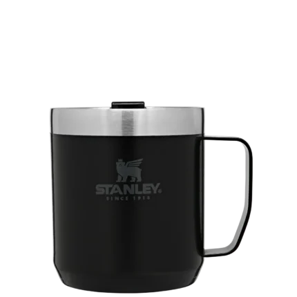 Yalıtılmış termos kupa, Stanley markası, dayanıklı paslanmaz çelik ve şık siyah tasarım, gün boyunca sıcak veya soğuk içecekleri muhafaza etmek için ideal.