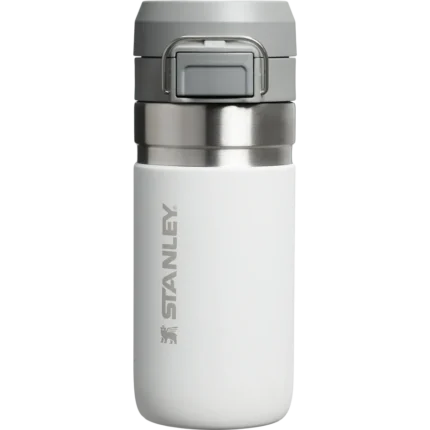 Yalıtımlı metal ve plastik malzemeden yapılmış STANLEY termos, sıcak ve soğuk içecekleri uzun saatler muhafaza eder, hafif ve dayanıklıdır.