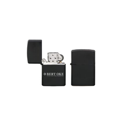 Koruyucu metal kapak tasarımına sahip uzun ömürlü promosyon çakmak genel görünümü.